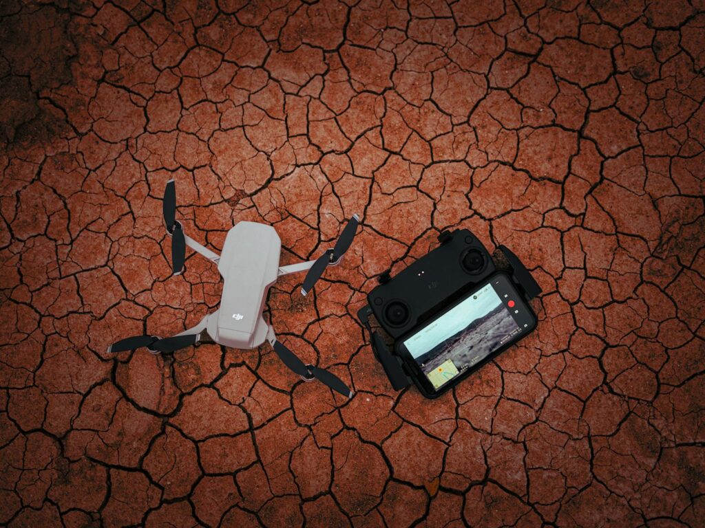 A comparison chart of top golf GPS devices for high altitude, highlighting key features. — golf GPS high altitude