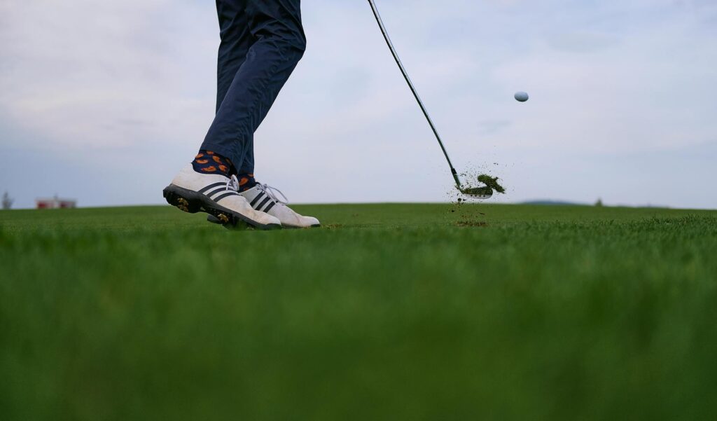 A diagram illustrating the key components of a proper golf swing using golf swing tips Dungeness.