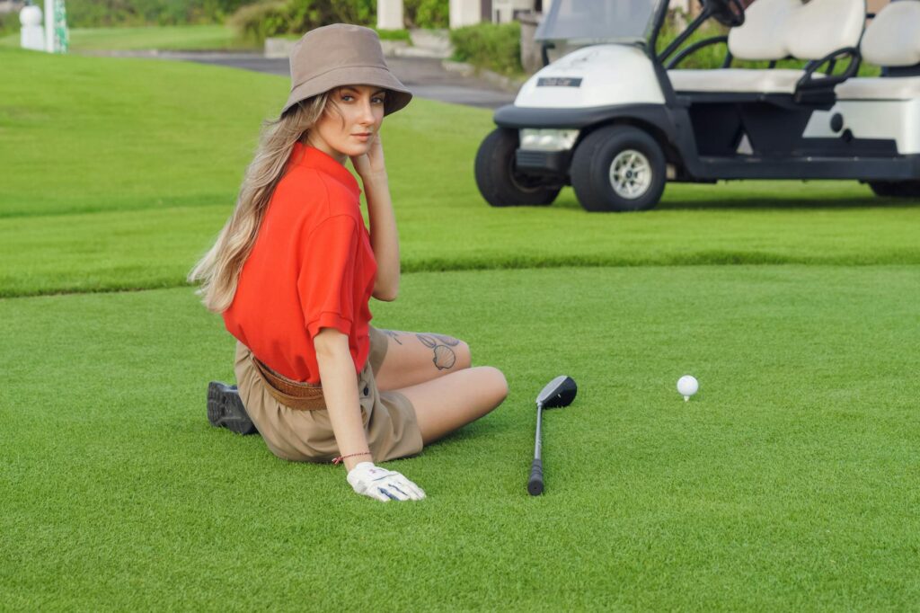 An image depicting proper golf attire, highlighting what is acceptable for Dungeness golf courses. — golfing etiquette D…