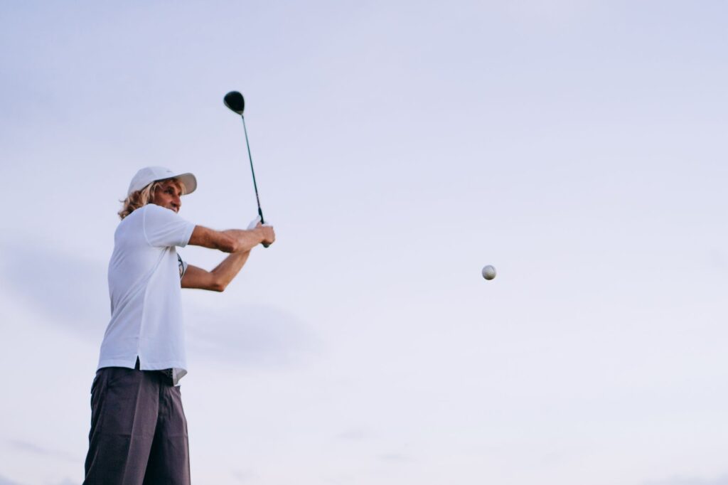 A side-by-side comparison of golf ball flight in different weather conditions. — golf ball flight weather