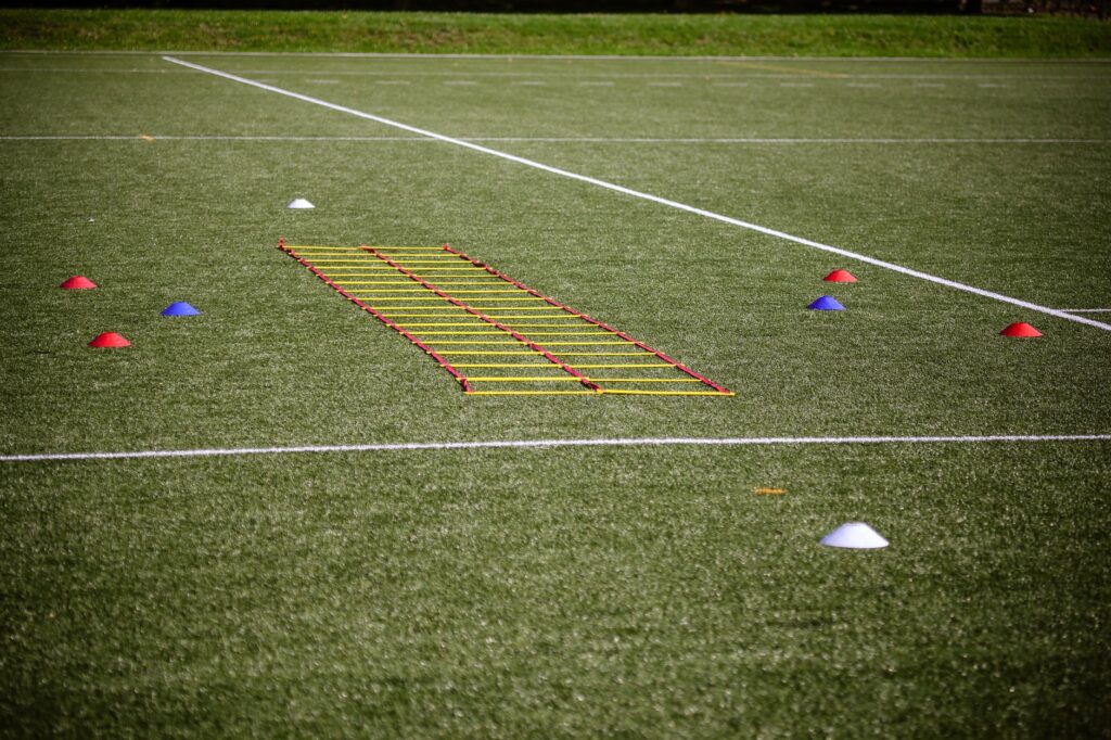 A visual representation of the chipping ladder drill with different distances marked. — golf practice drills