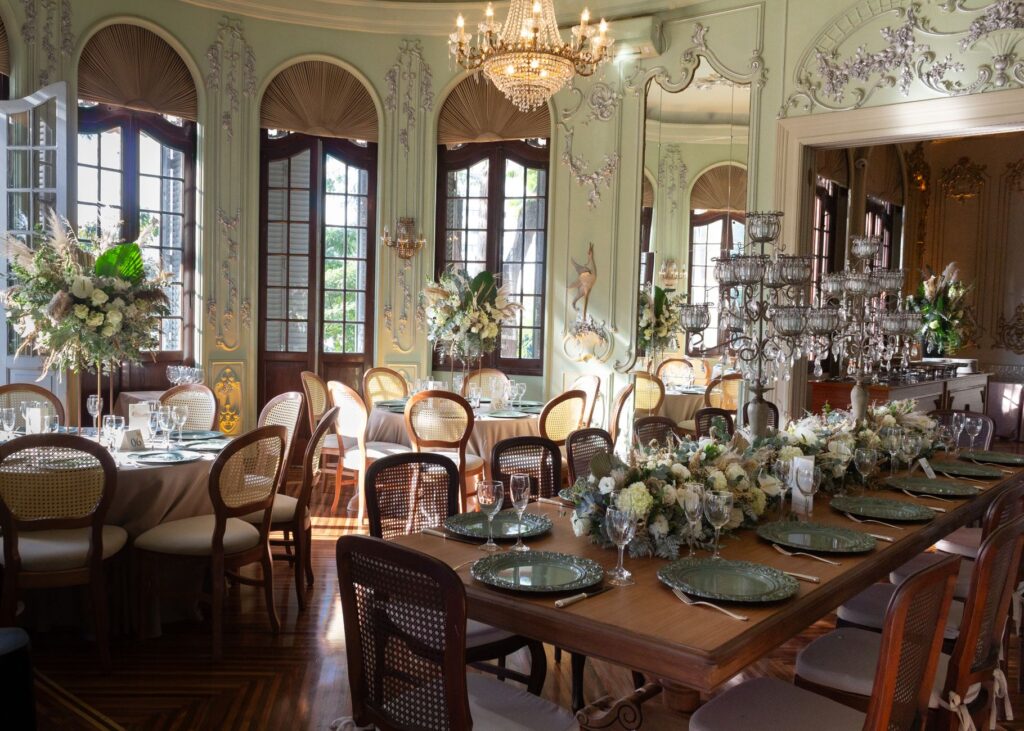 Interior shot of the clubhouse with dining options available. — Dungeness Golf Course review