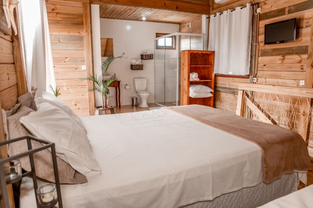 A cozy golf accommodation in Dungeness showcasing its amenities — golf trip Dungeness