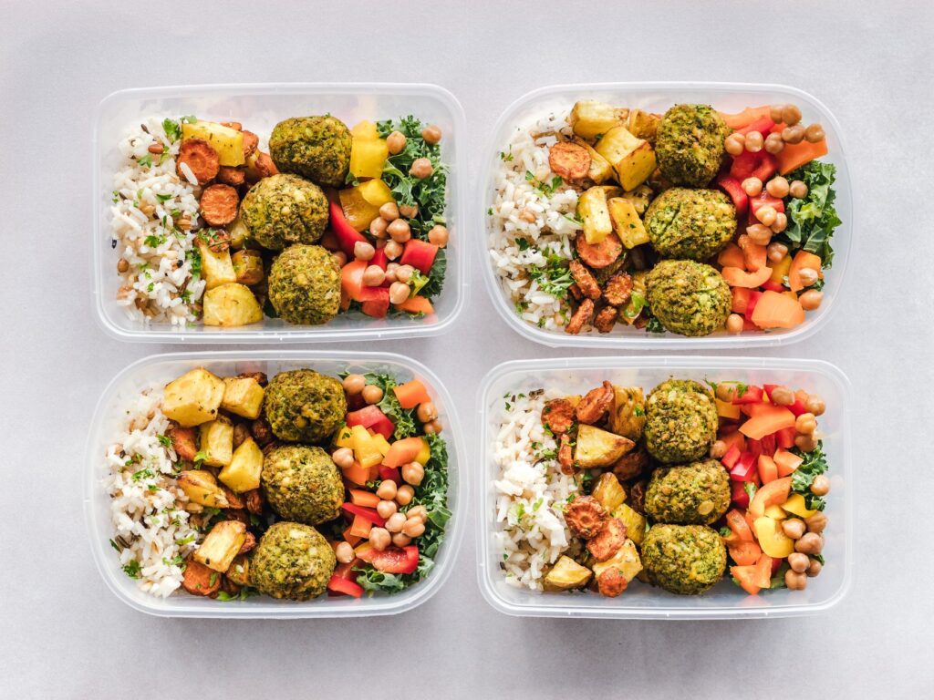 A sample meal prep for a day of golfing, showcasing balanced nutrition. — golf nutrition