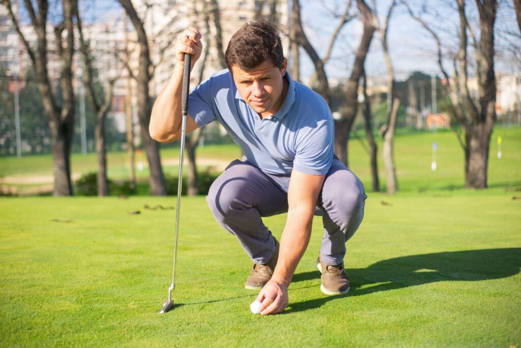 An infographic illustrating smart play techniques on a golf course. — golf course strategy