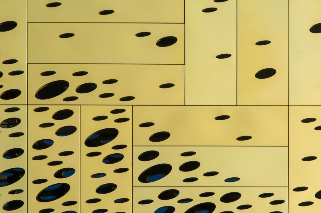Close-up of unique design elements on a Dungeness golf hole. — Dungeness golf features