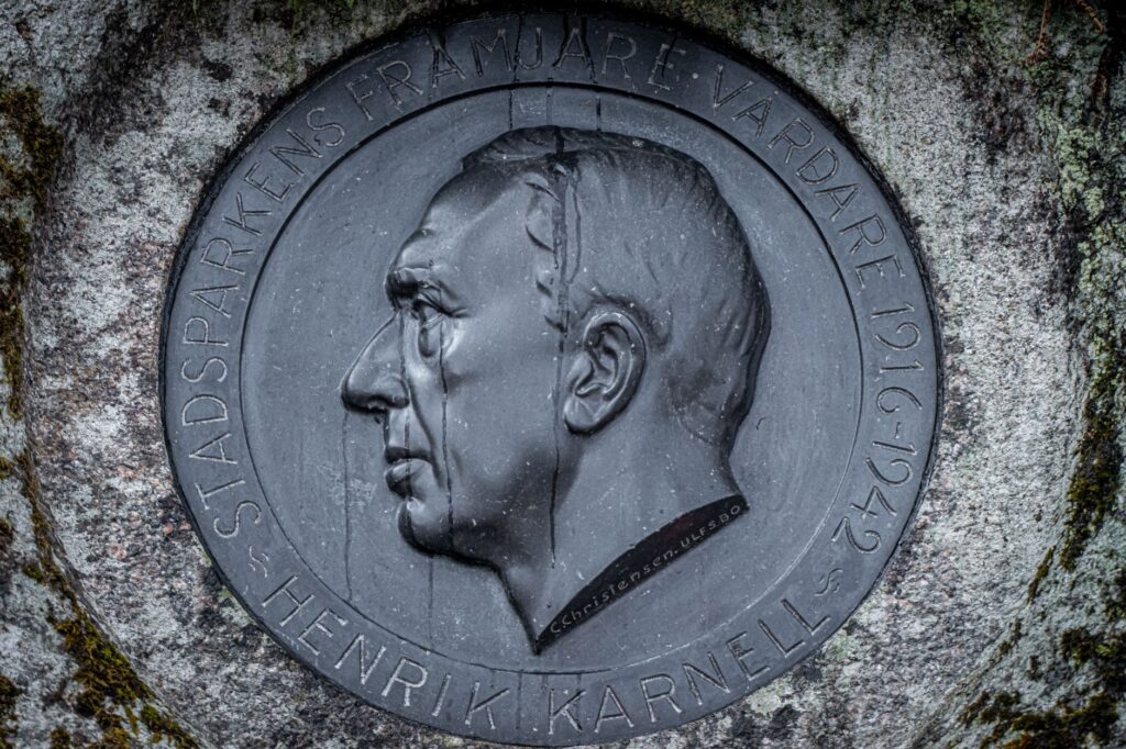 A historical plaque commemorating important figures in Dungeness golf history. — history of golf in Dungeness