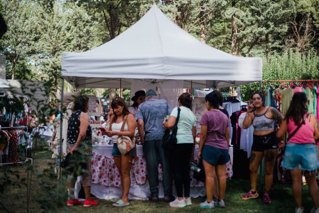 A local vendor booth at a Dungeness golf tournament. — Dungeness golf tournaments August 2026