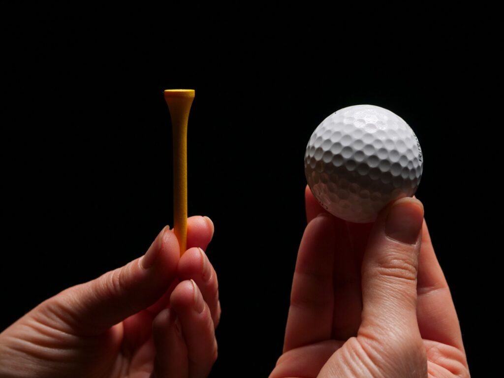 Comparative images of golf balls with different spins at similar launch angles to show the impact on distance. — golf la…
