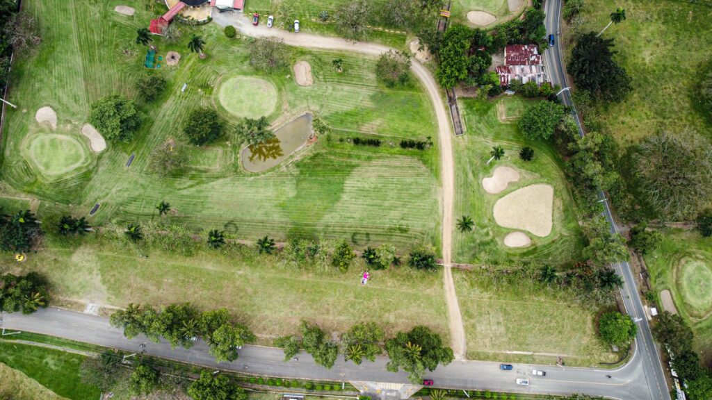 Aerial view of a beginner-friendly golf course layout in Dungeness. — Dungeness golf courses for beginners