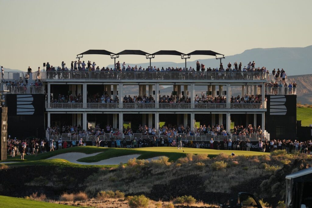 An overview of the Dungeness clubhouse, highlighting amenities for golfers. — Dungeness golf tips